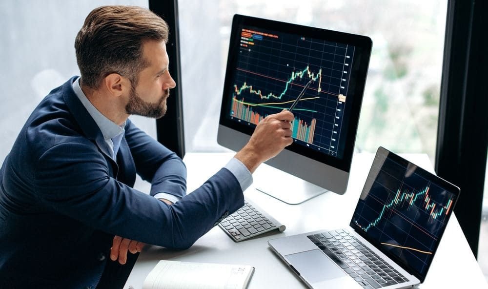 What Role Do Forex Trading Brokers Play in Traders’ Success in International Markets?