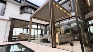 How Louvre Roof Systems Work to Control Sunlight?